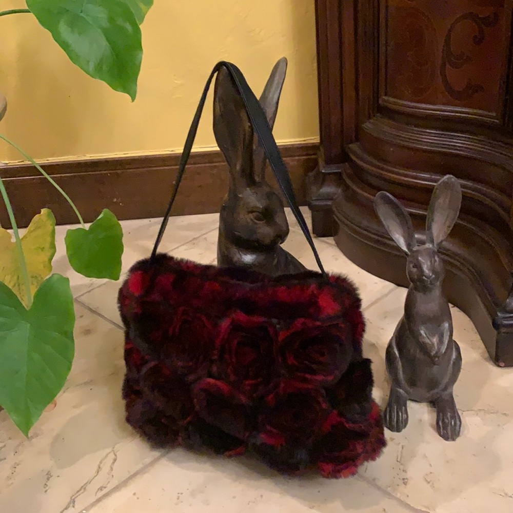 Amazingly beautiful rabbit fur and leather rose designed Date night purse 🌹